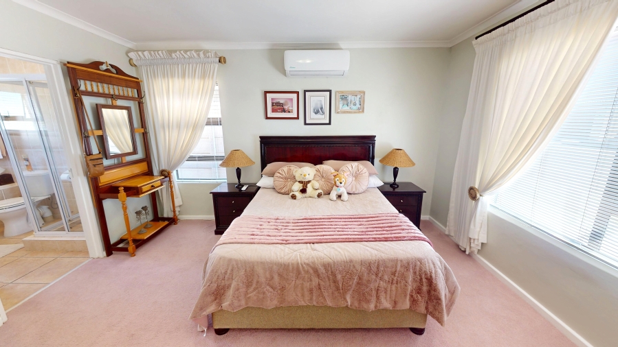 3 Bedroom Property for Sale in Fairview Golf Estate Western Cape